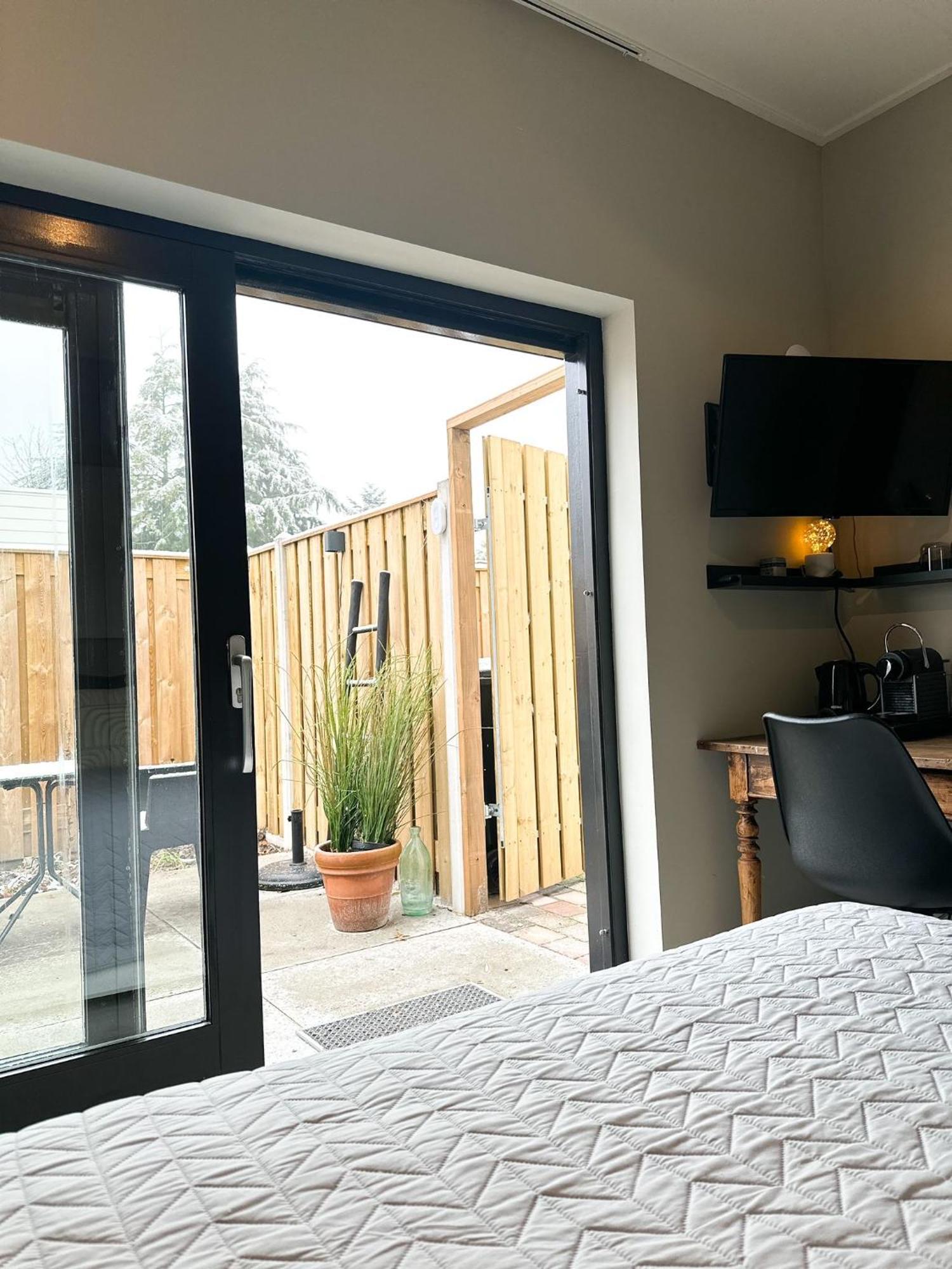 Bed & Breakfast Waterpoort - Incl Gratis Licht Ontbijt En Parking 스네크 외부 사진
