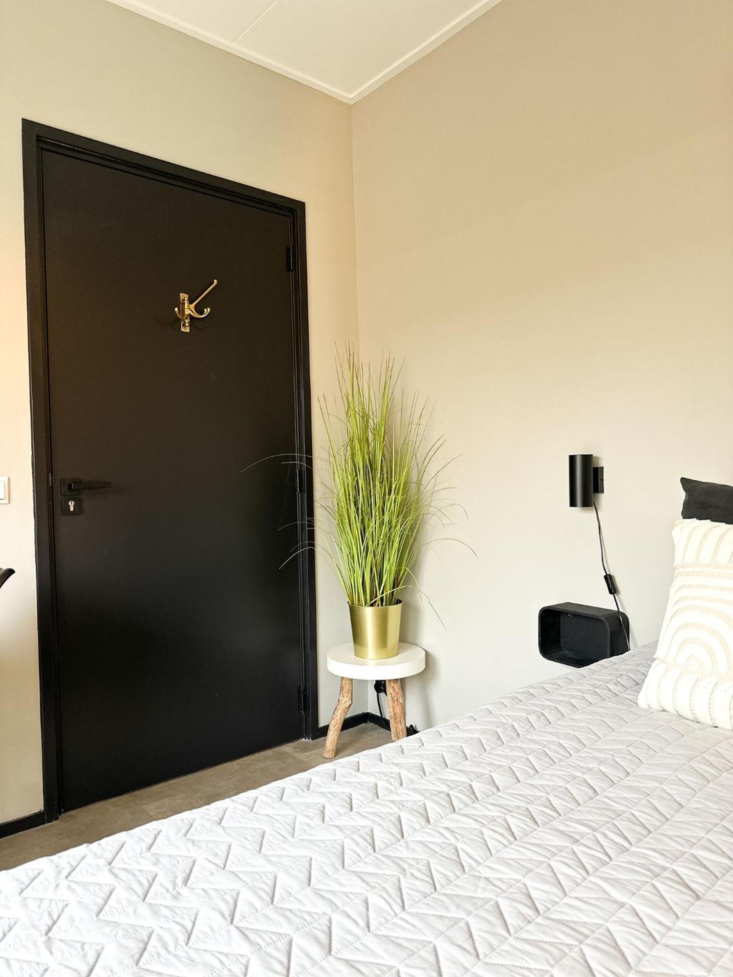 Bed & Breakfast Waterpoort - Incl Gratis Licht Ontbijt En Parking 스네크 외부 사진